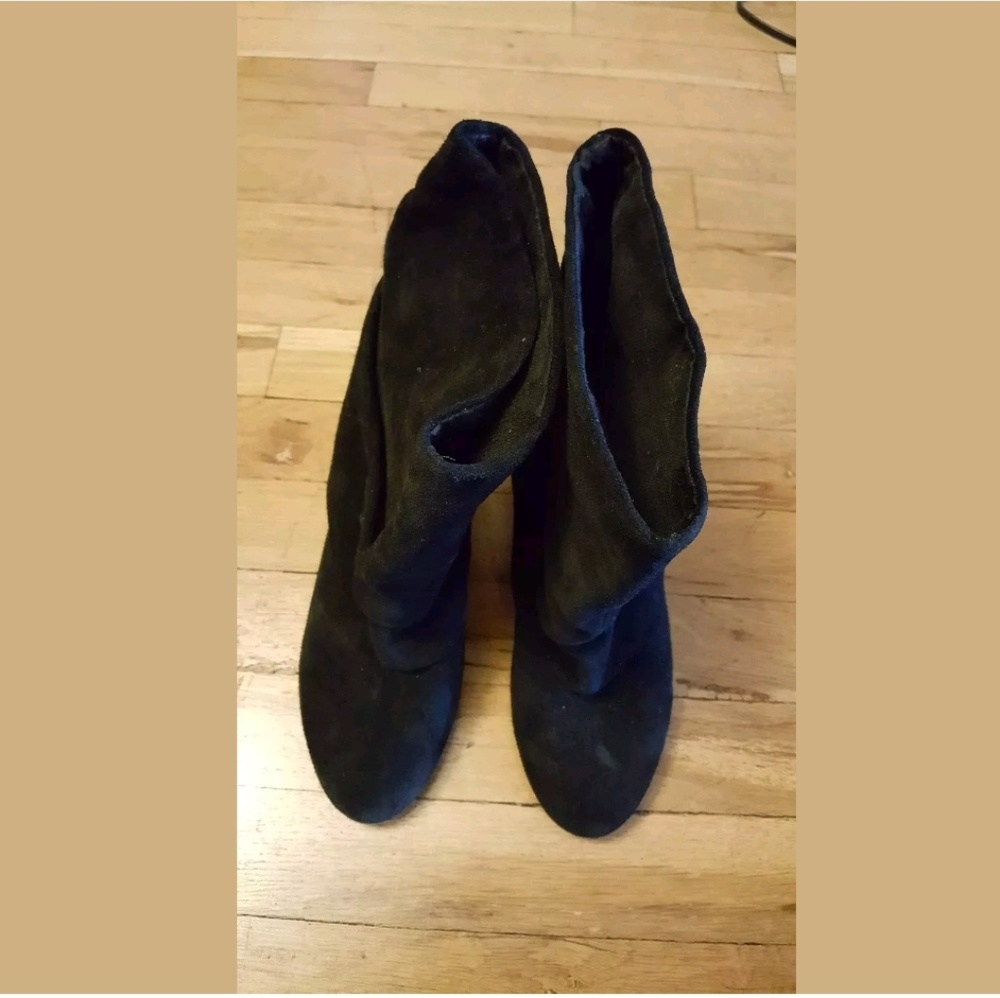 STEVE MADDEN BLACK SUADE ANKLE BOOTS